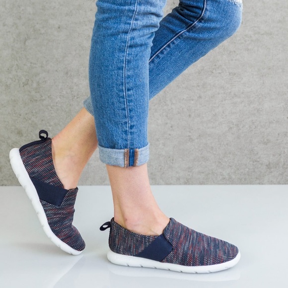 🎈3/$25🎈ZENZ by Isotoner Balance Slip Ons - Picture 2 of 12